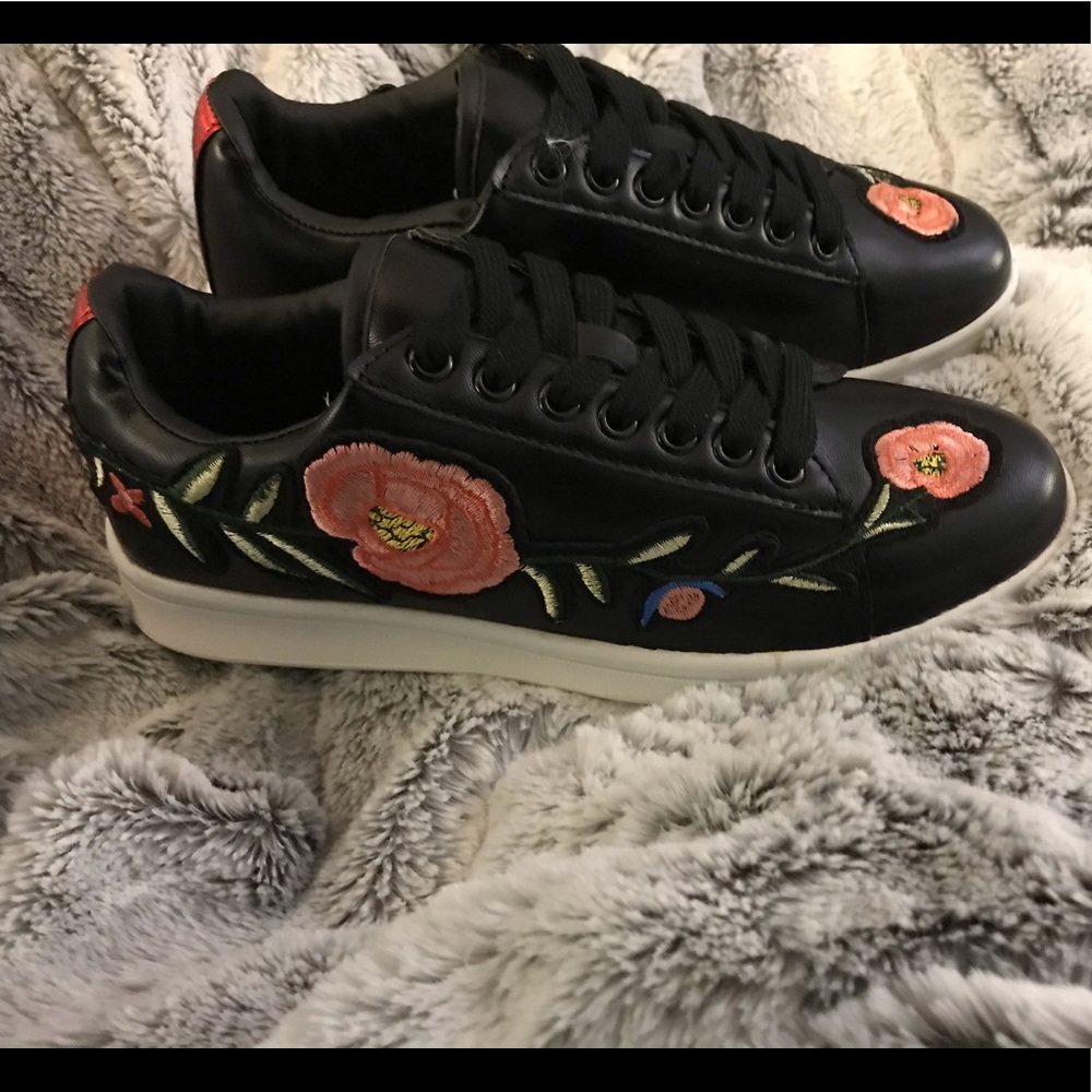 Embroidered Flower Roses Black Sneakers - Picture 1 of 8